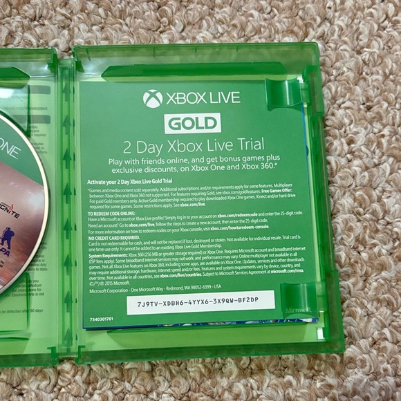 EA Sports NHL 16 for Xbox One - Green Case - Picture 3 of 4